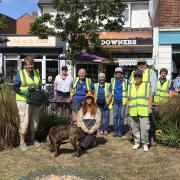 Exmouth in Bloom outside Sundowners