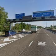 Six cars and a lorry crash closes two lanes of the M5